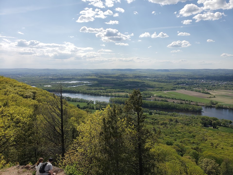 Taylor's Notch Trailhead