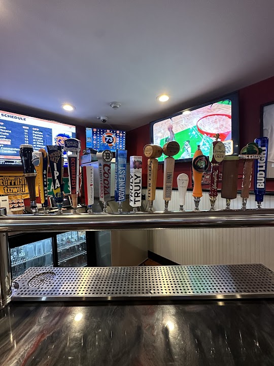 Hudpucker's Pub & Grill