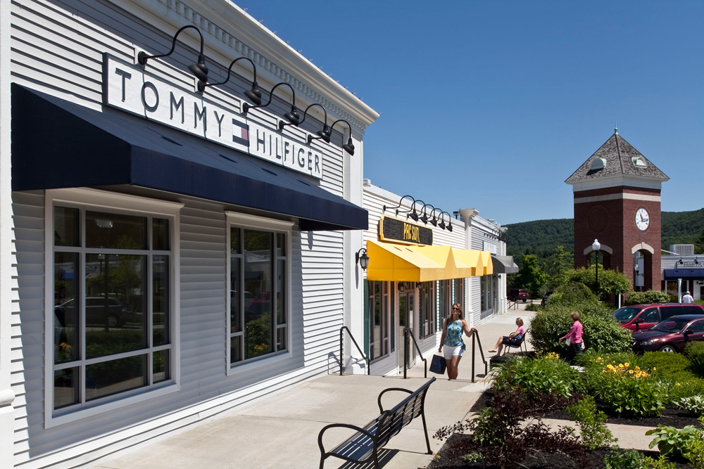 Lee Premium Outlets