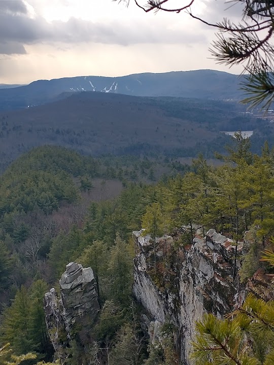 Monument Mountain Reservation/Flag Rock Trailhead