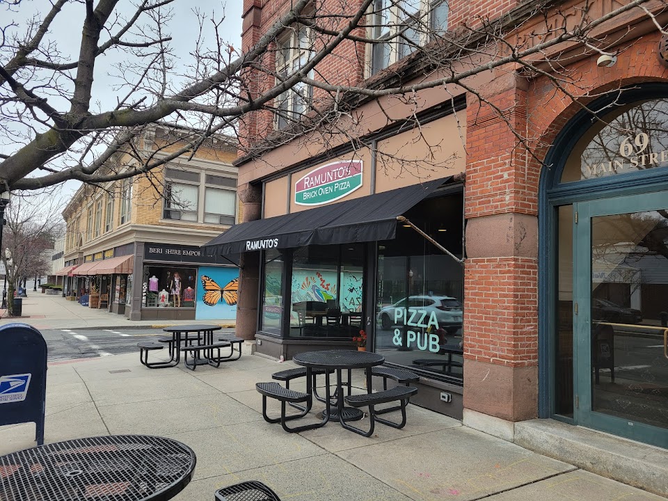 Ramuntos Brick Oven Pizza